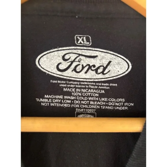 Ford Mustang 1969 Graphic Cropped T-Shirt Black Pink XL Boxy Raw Hem Tee - Picture 3 of 5